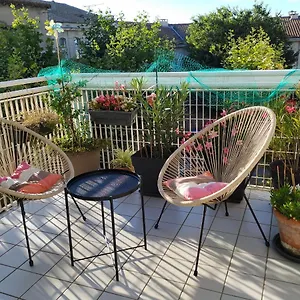 https://charming-duplex-with-terrace-historical-city-center.fr-provencehotel.com