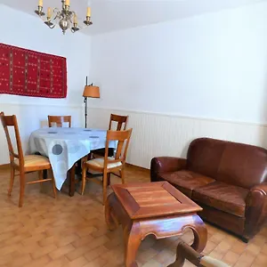 https://la-maison-entre-les-arenes-et-la-gare.fr-provencehotel.com